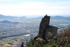 そそり立つ巨岩